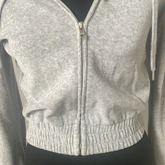 Garage Soft Grey Cropped Hoodie - Picture 5 of 9
